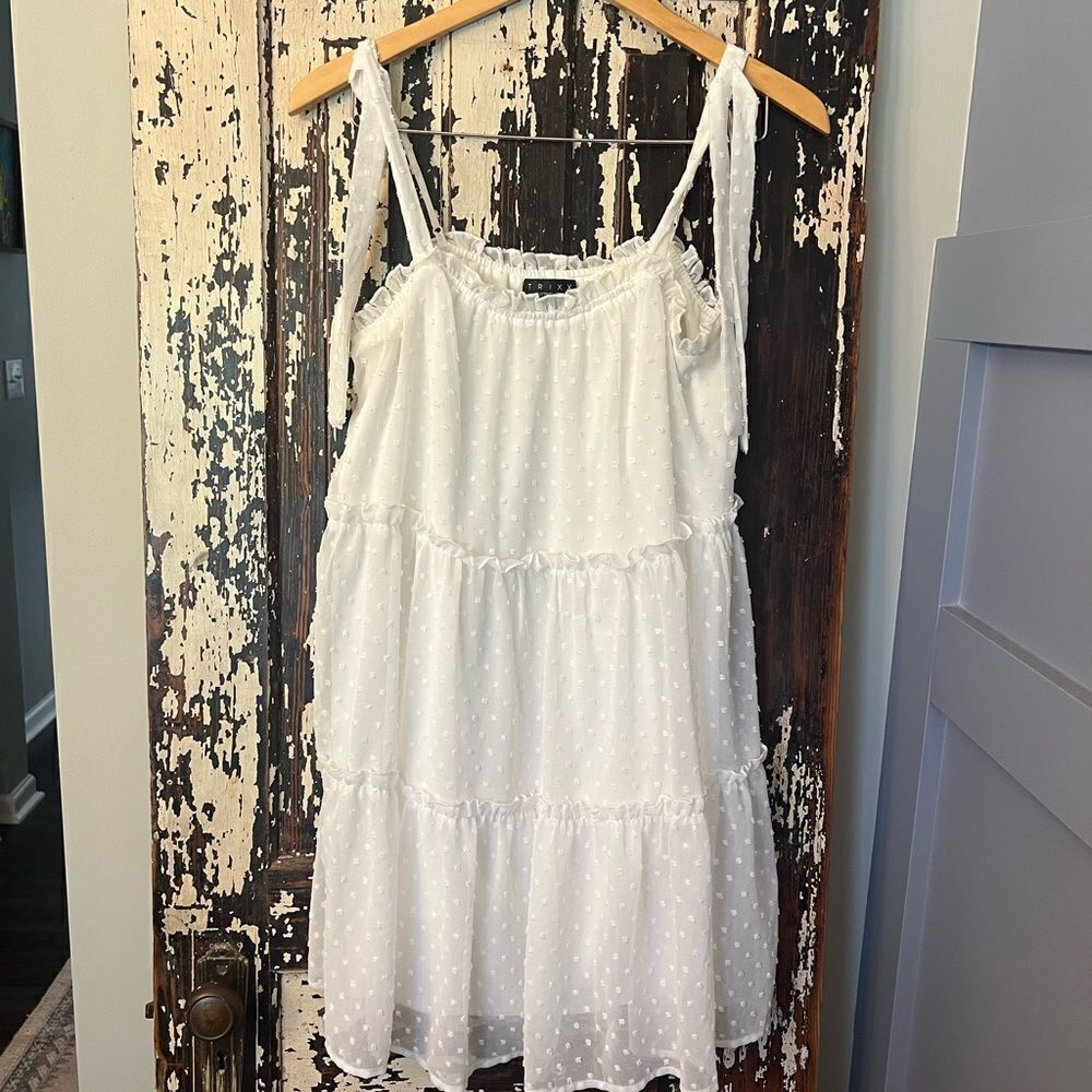 White ribbon overlay Trixx Clothing Co white babydoll sundress. Women’s size M.